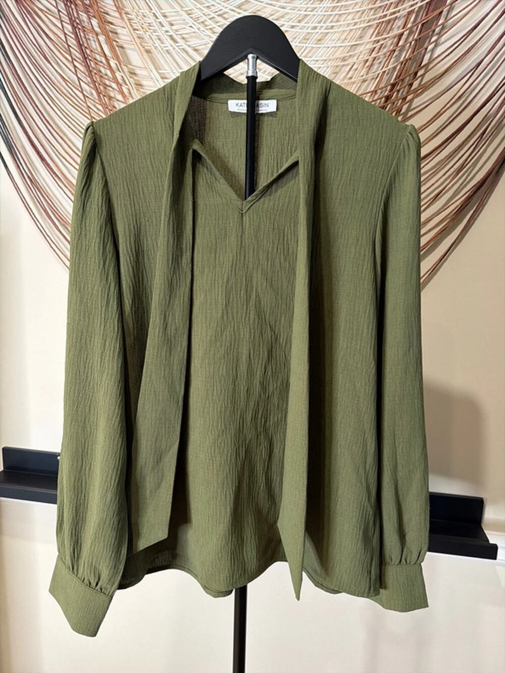 3 for $9 Kate Kasin green front tie and buttons M 3307